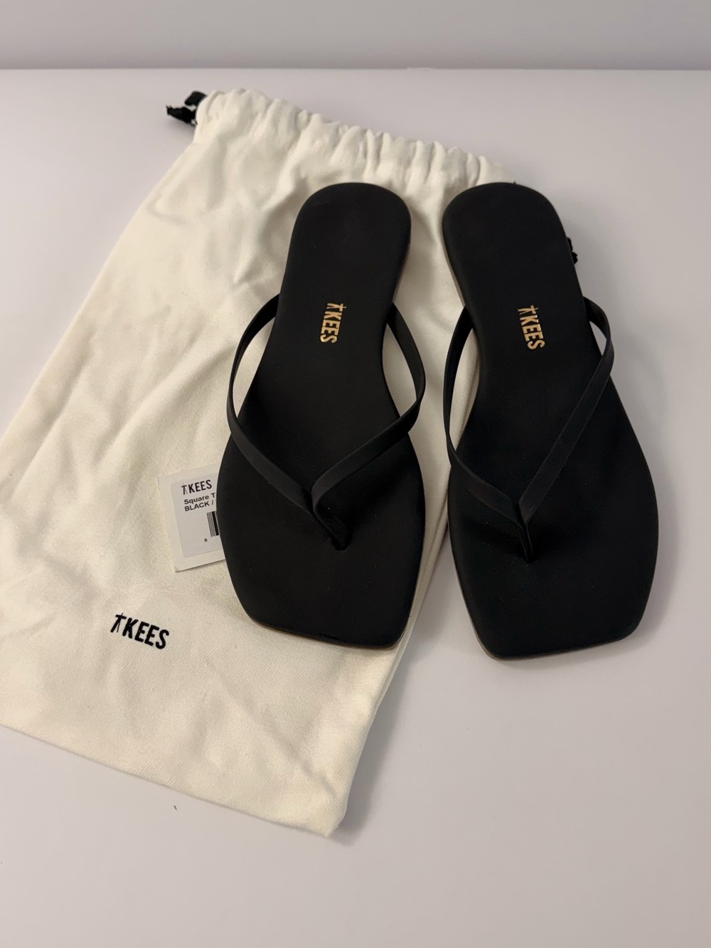 TKEES Black Minimal Square-Toe Flip Sandals